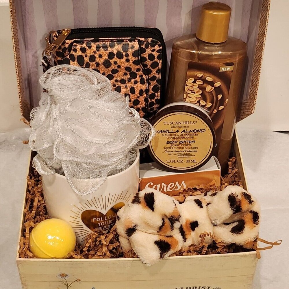 Womens Spa  Basket